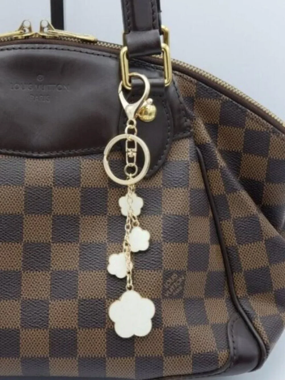 Louis Vuitton Gold Padlock 🔒 Key Set Authentic LV w/ Unbranded Flower Keychain - Picture 14 of 15